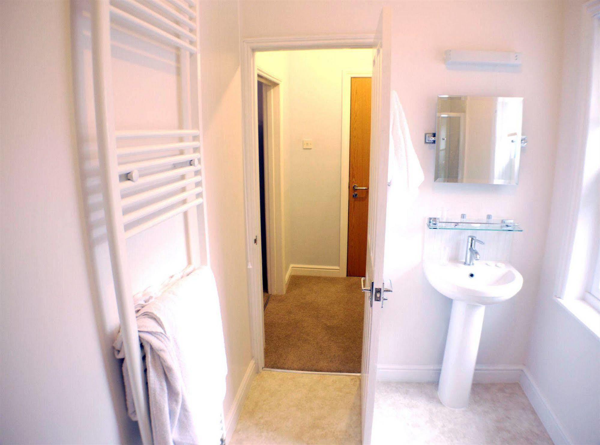 The Salhouse Lodge Hotel Wroxham Esterno foto